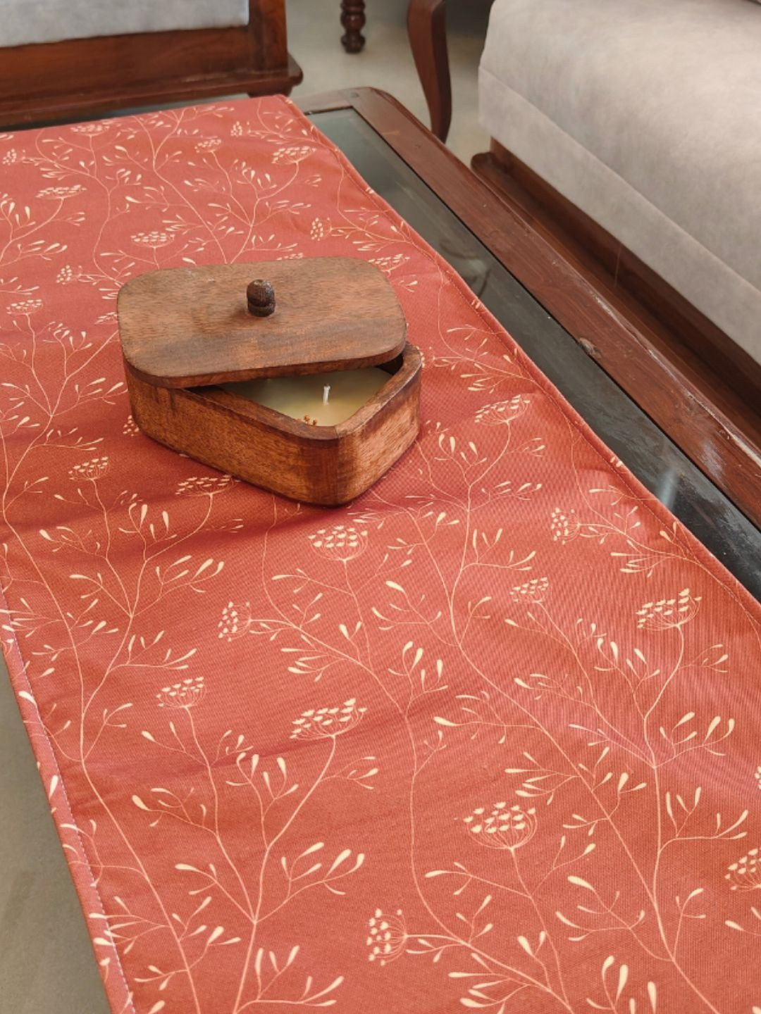 Akira Furnishings Whimsical Dandelion Table Runner