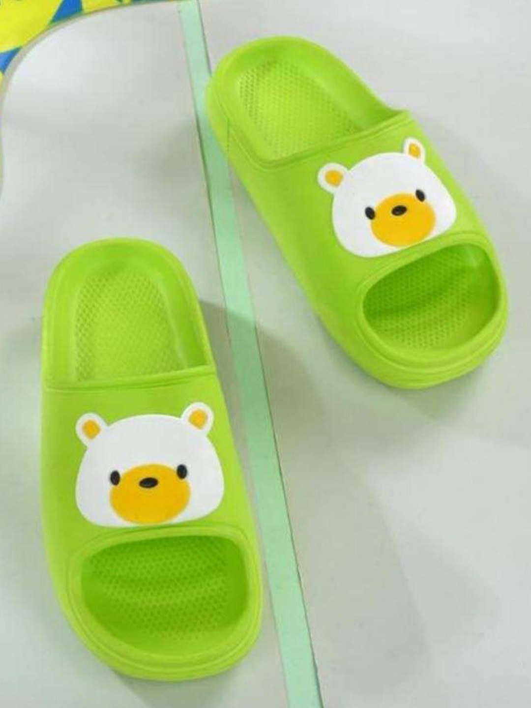 COOPERWINGS Women Panda Printed Sliders