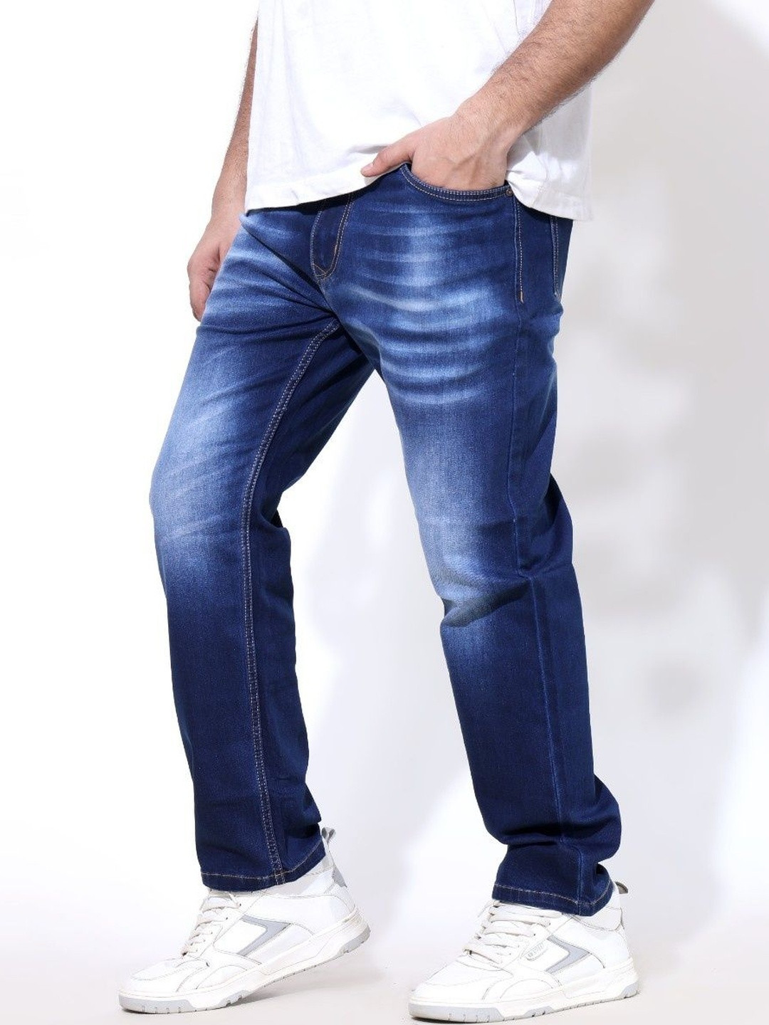 LEG UP Men Regular Fit Mid-Rise Light Fade Stretchable Jeans