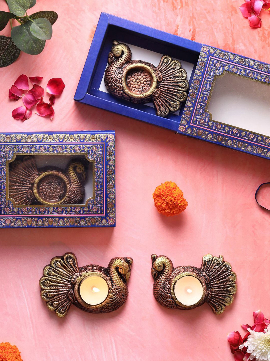 The handicraftian Brown & Yellow 4 Pieces Terracotta Textured Hans Candle Holders