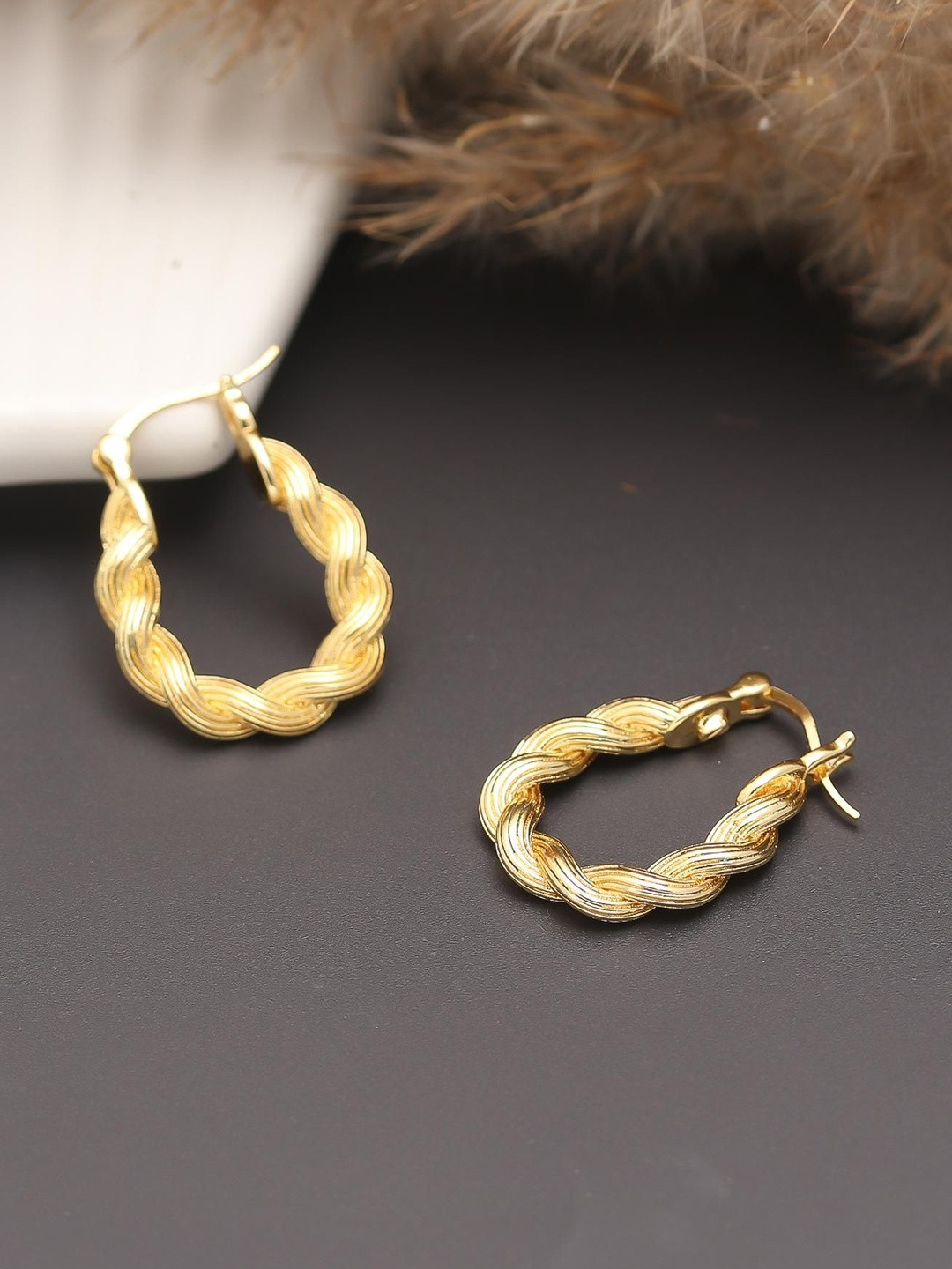 MAHTTAB Women Gold-Plated Lever Back Oval Hoop Earrings