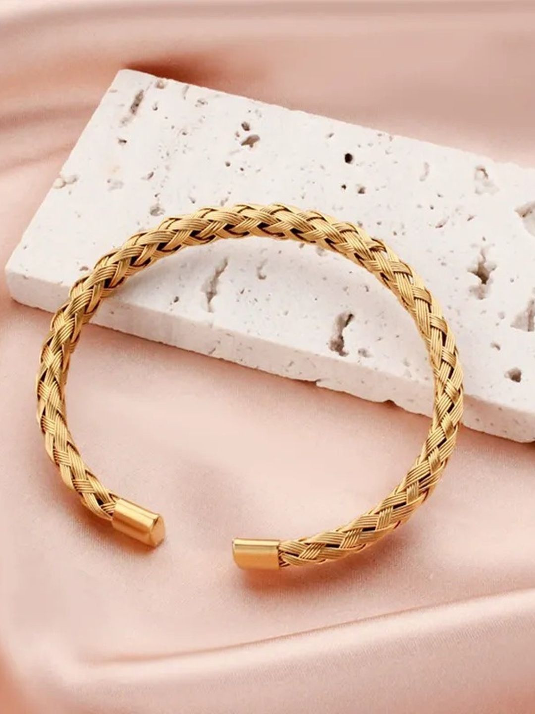 FIMBUL Unisex Gold-Plated Textured Open Cuff Bracelet