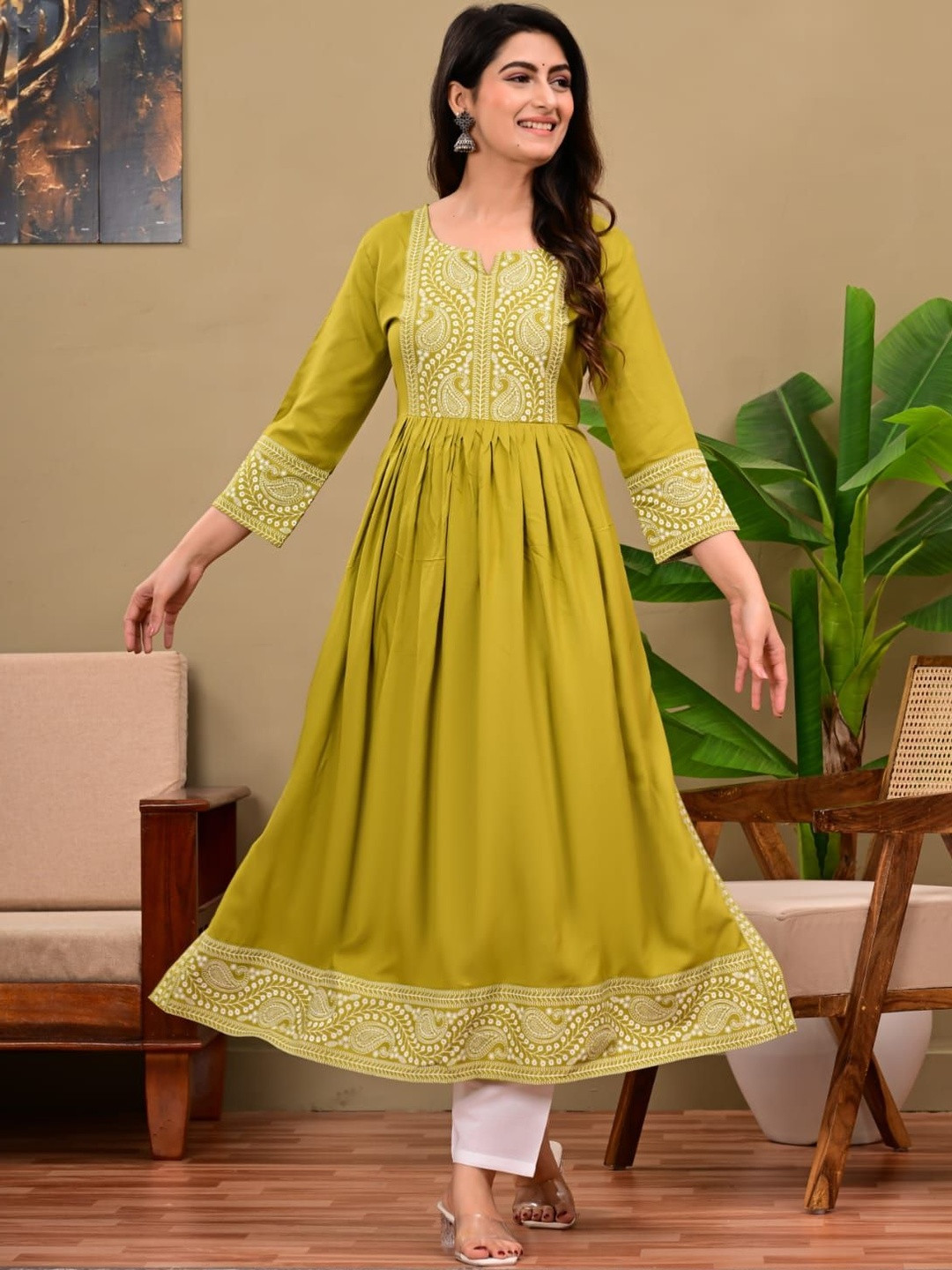 J.H Women Ethnic Motifs Embroidered Side Slit Kurti