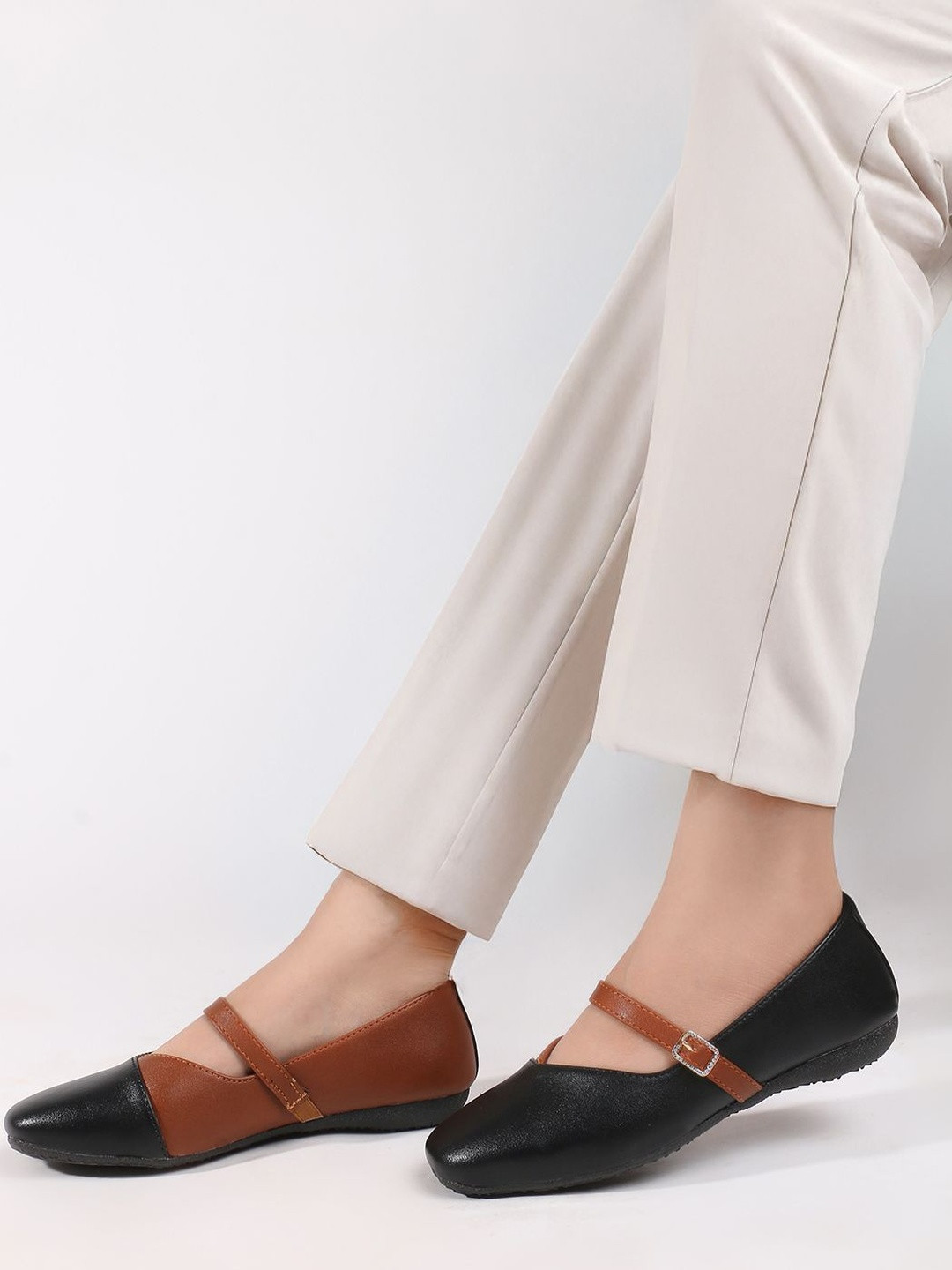 Chemistry Women Solid Round Toe No Back Strap Western - Embellished Mary Janes Flats