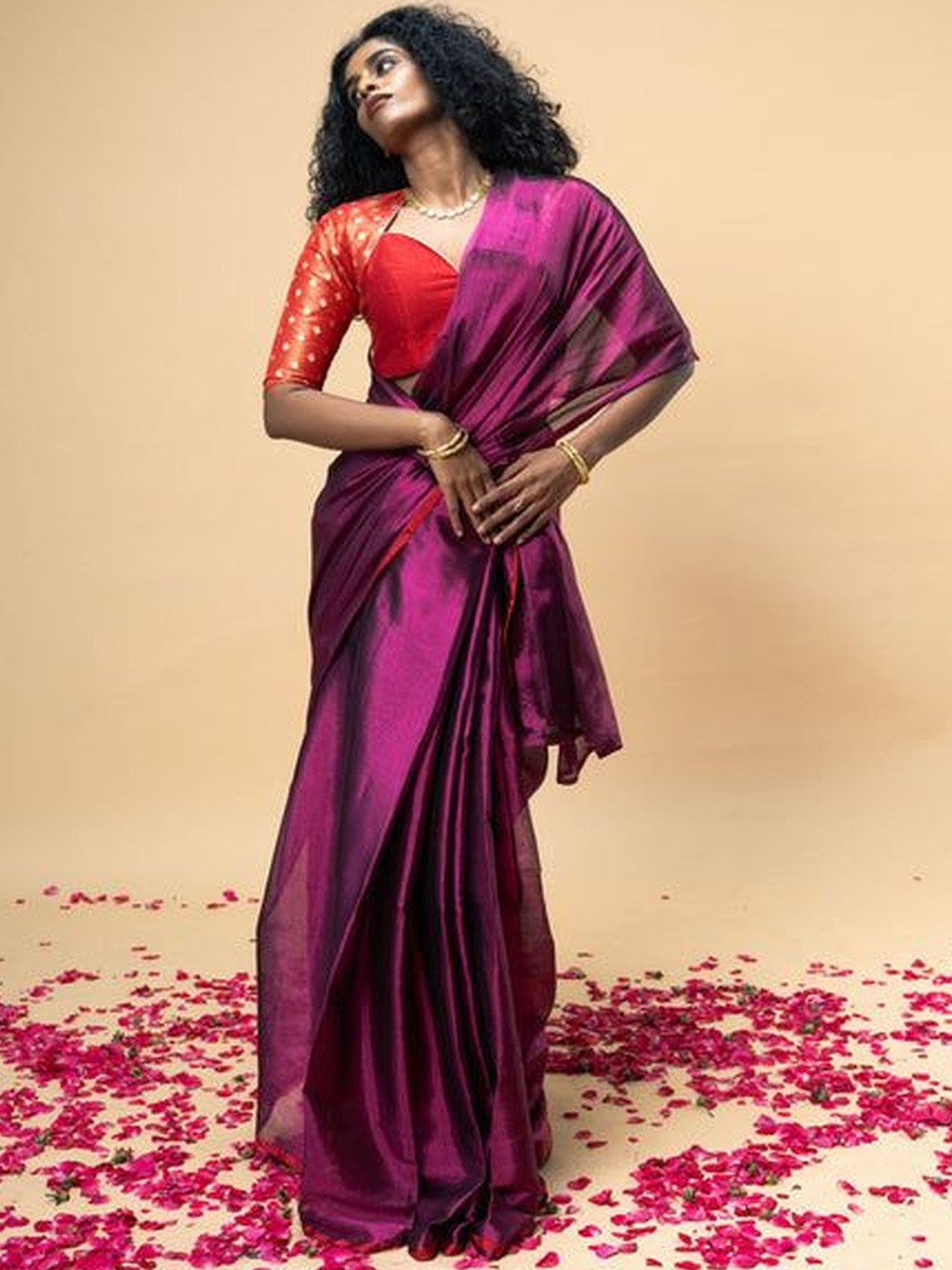 HUTS AND LOOMS Women Solid Tissue Saree With Blouse Piece