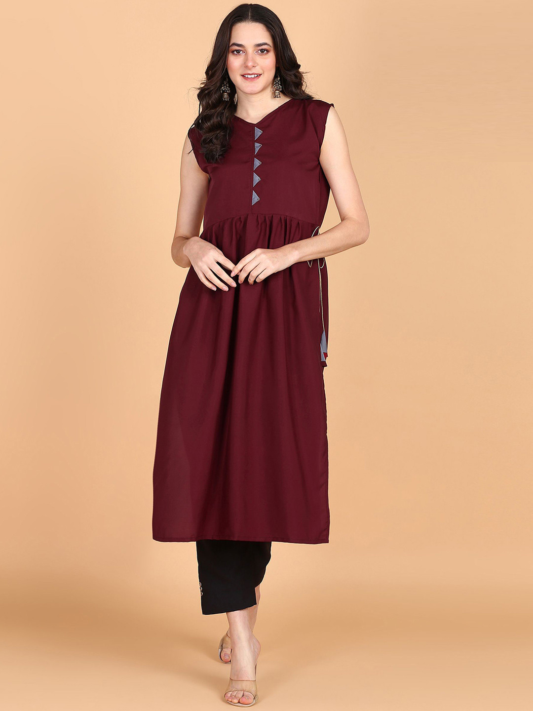 Aiza Collection Thread Work V-Neck Sleeveless A-Line Kurta