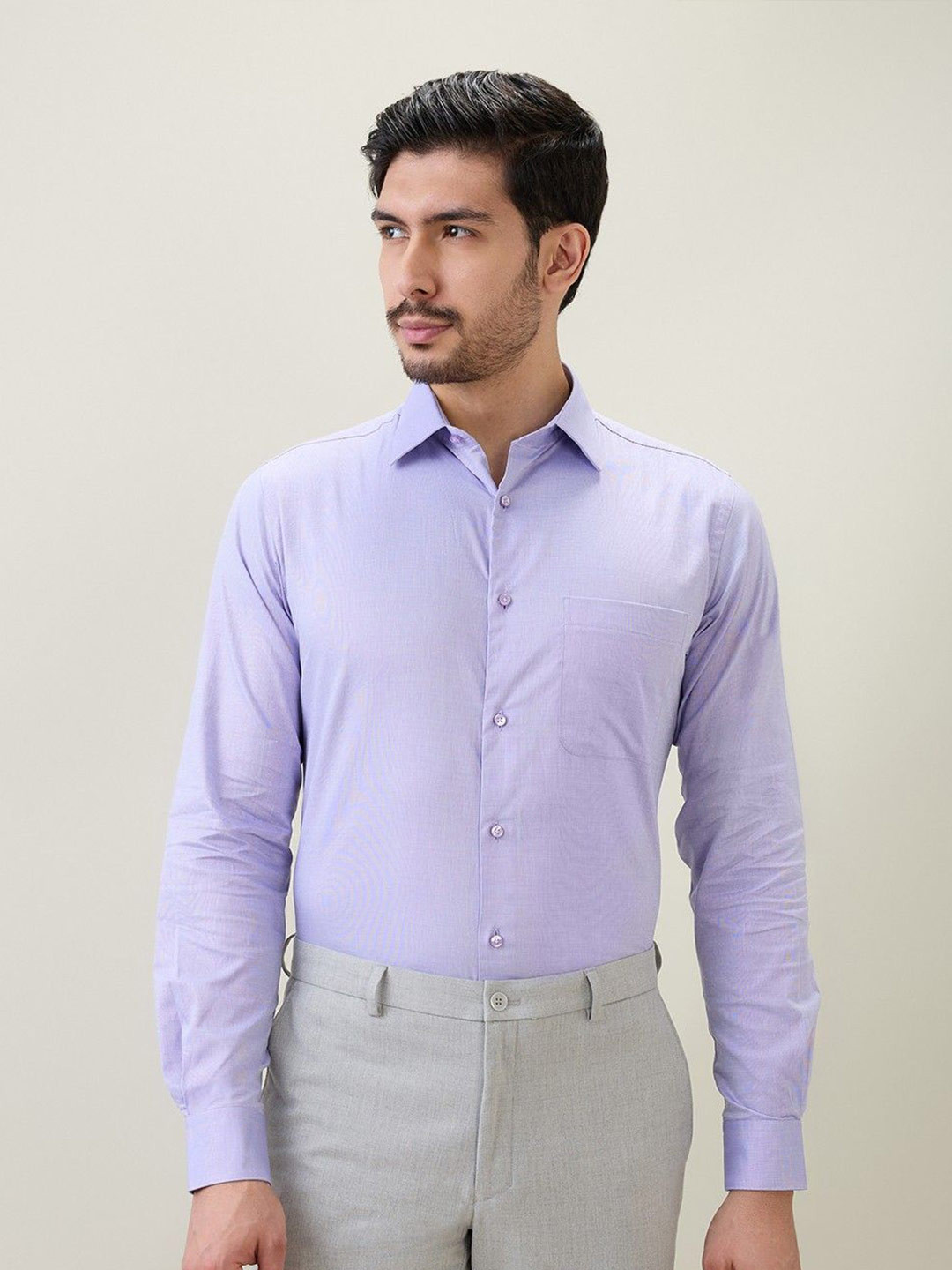 Raymond Men Classic Slim Fit Solid Spread Collar Pure Cotton Casual Shirt