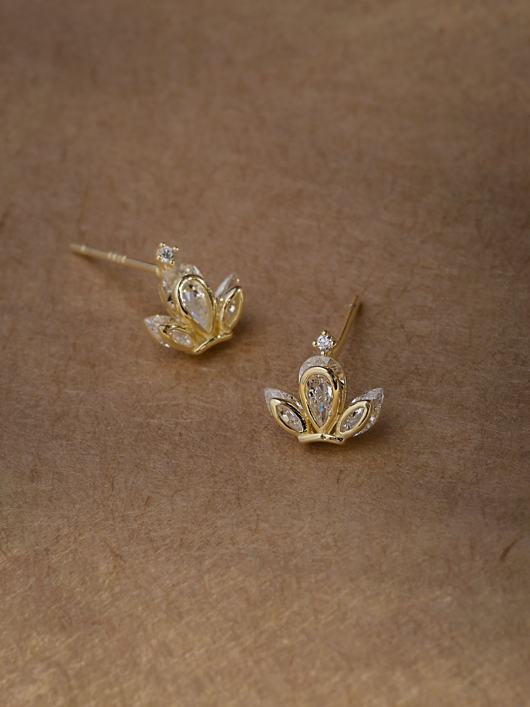 Impression jewellery Women 925 Sterling Silver Golden Lotus Stud Earrings