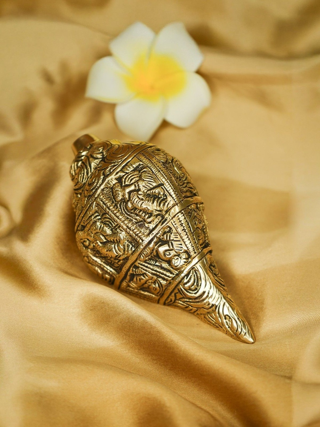 Ekhasa Gold-Toned Shankh Figurine Showpiece