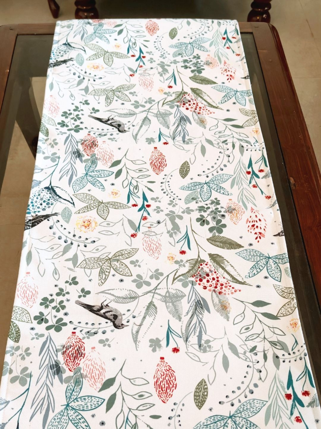 Akira Furnishings Spirited Birdy Flock Table Runner