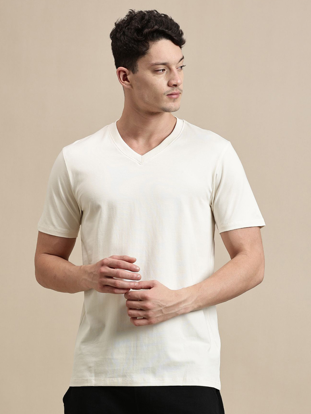 Ecolore Men Solid V-Neck Slim Fit T-shirt