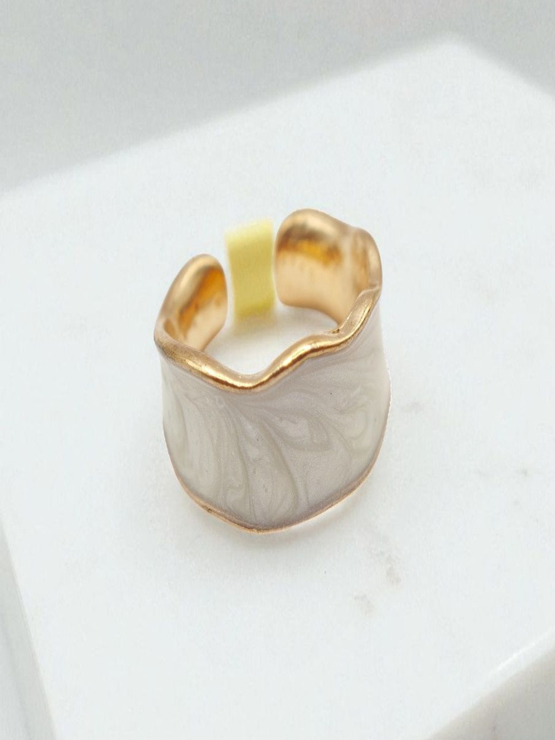 SAPRAA TRENDS Women Copper Gold-Plated Finger Ring
