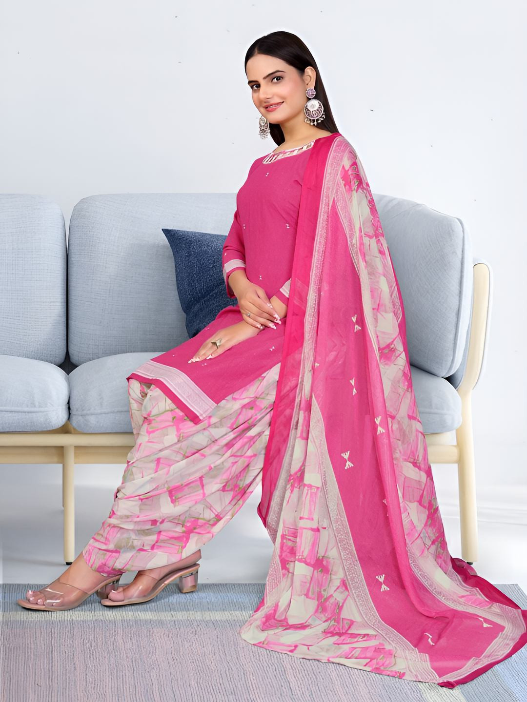 SIMPLYETHNIC Women Floral Printed Kurta with Patiala & Dupatta