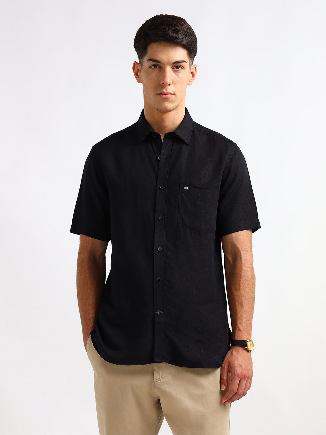 Arrow Sport Men Solid Spread Collar Regular Fit Casual Shirt