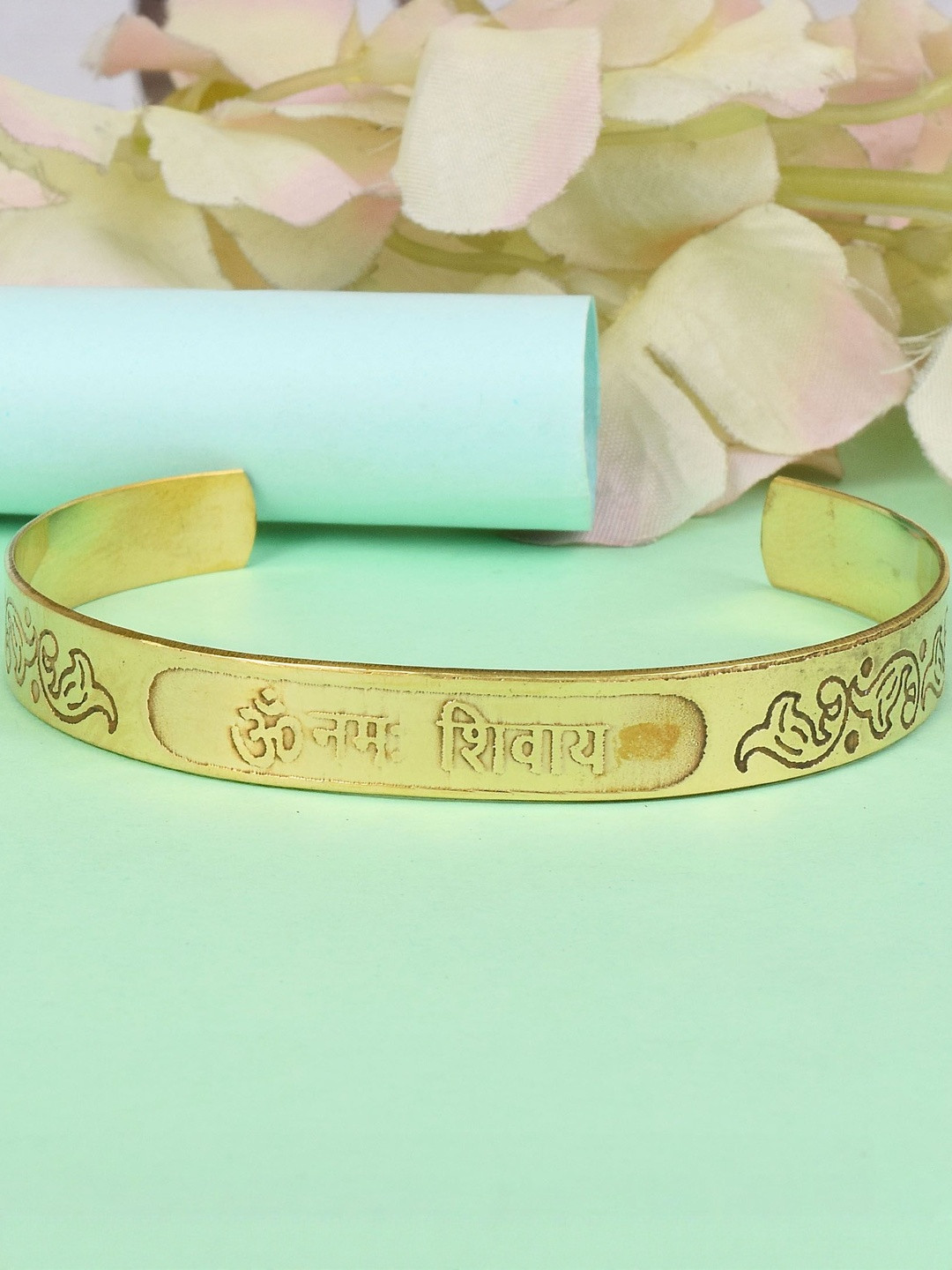 Missmister Unisex Golden Brass-Plated Slip On Brass Kada Bracelet