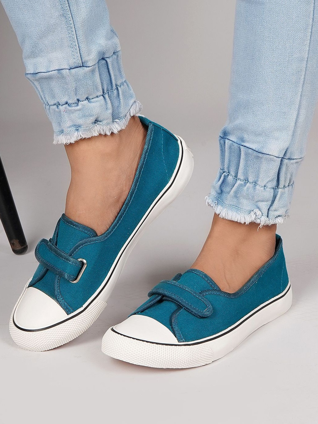 Roadster Women Slip-On Sneakers