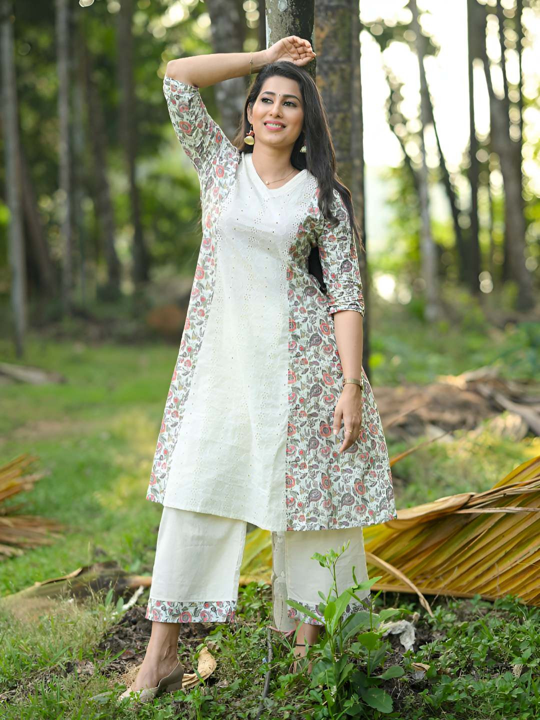 Nakshgeeth Women Floral Printed Regular Chikankari Pure Cotton Kurta with Trousers
