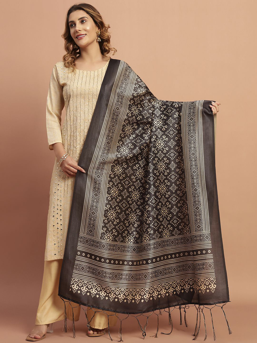 AKSHADEEP Floral Printed Chaneri Silk Patola Dupatta