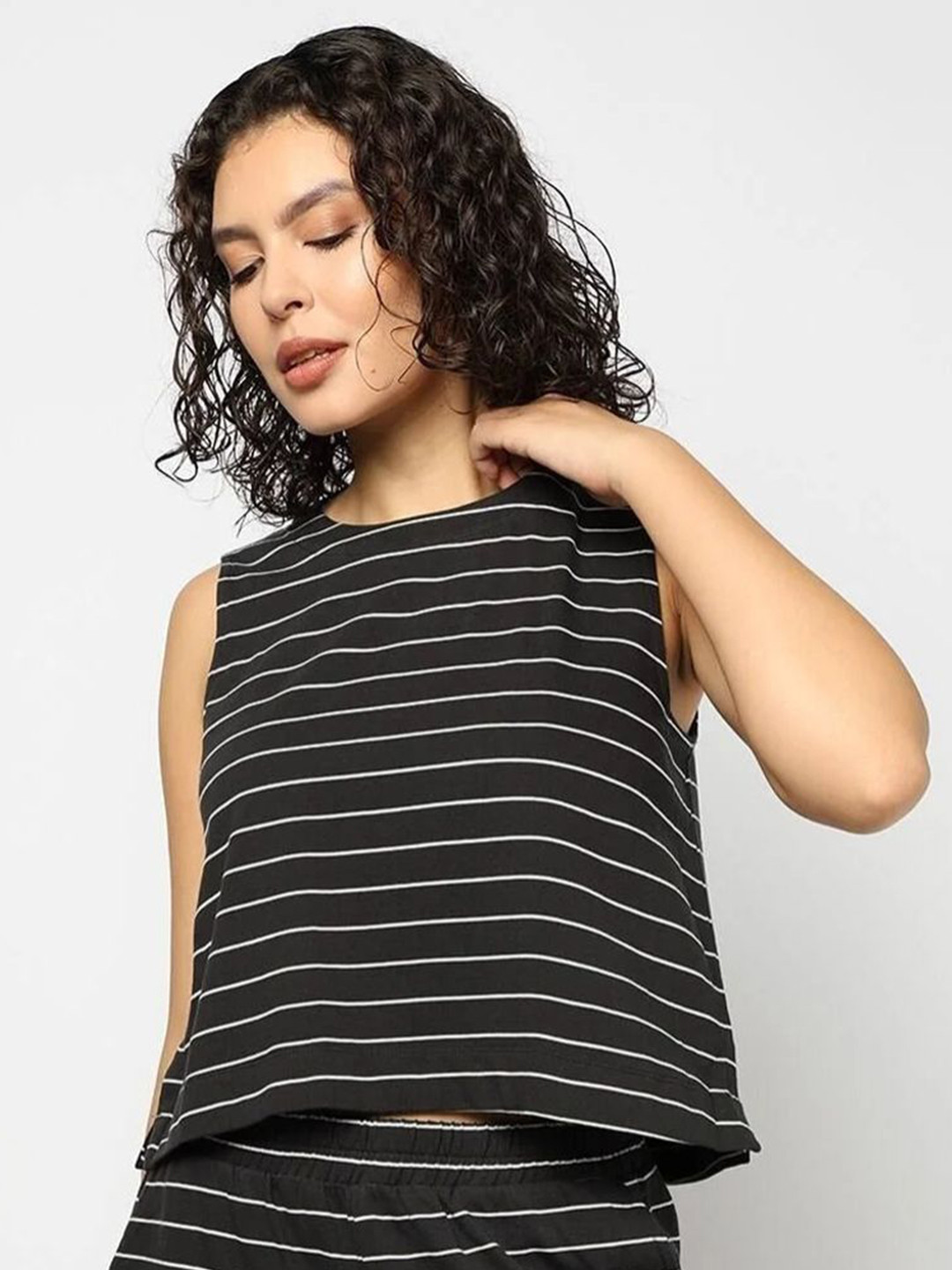 GAP Striped Women  Cotton Loose-Fit Round Neck Crop Top
