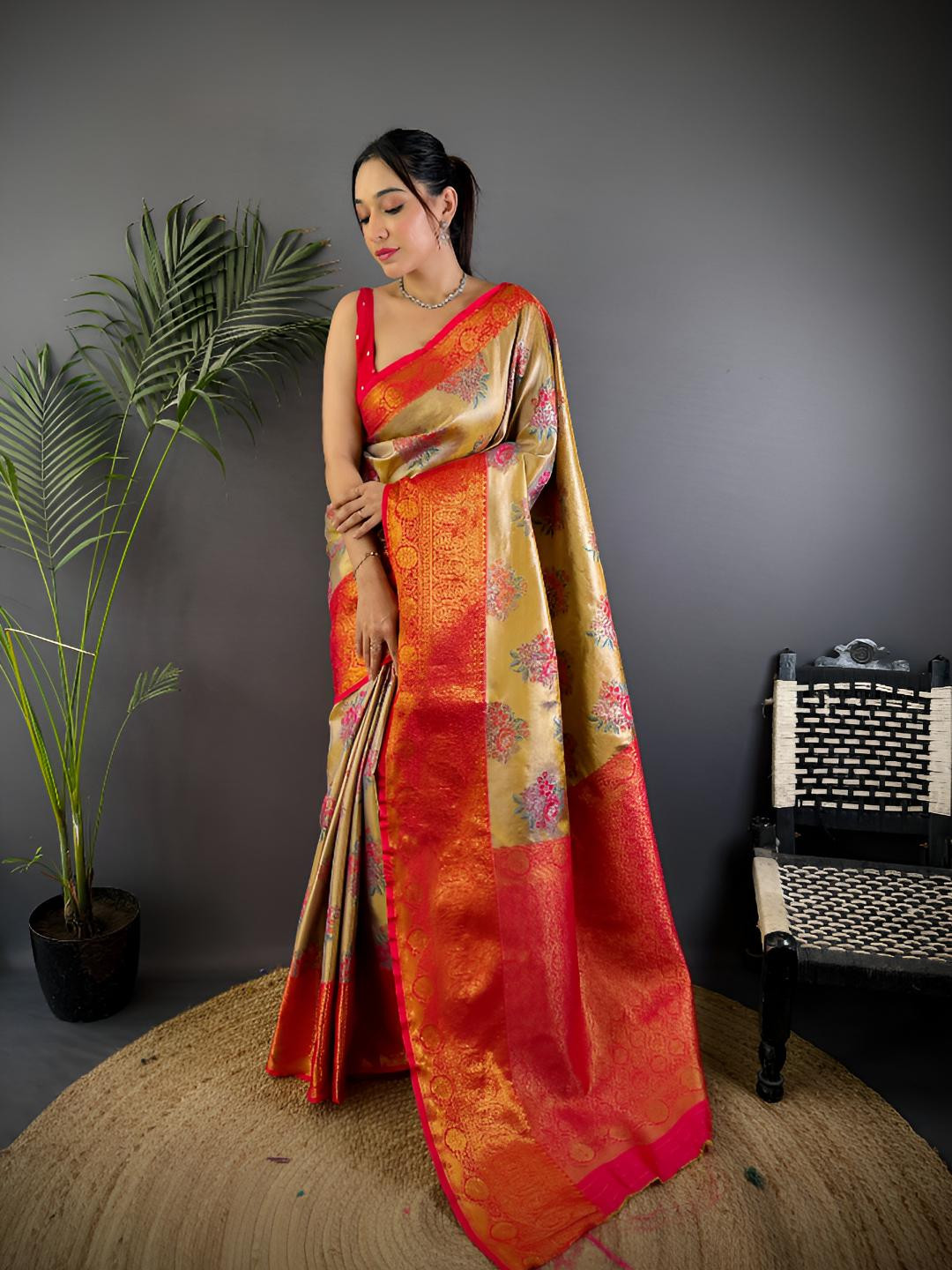 Munir Women Floral Woven Design Zari Dharmavaram Sarees