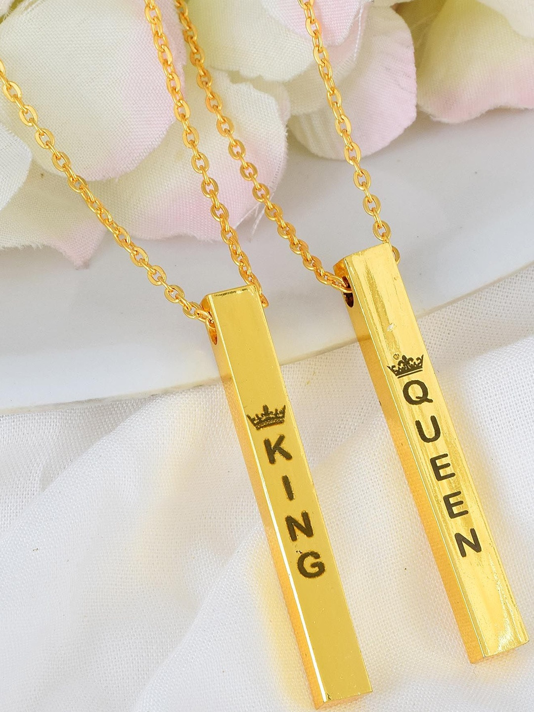 Missmister Women Brass Goldplated Bar Shape King & Queen Fashion pendant