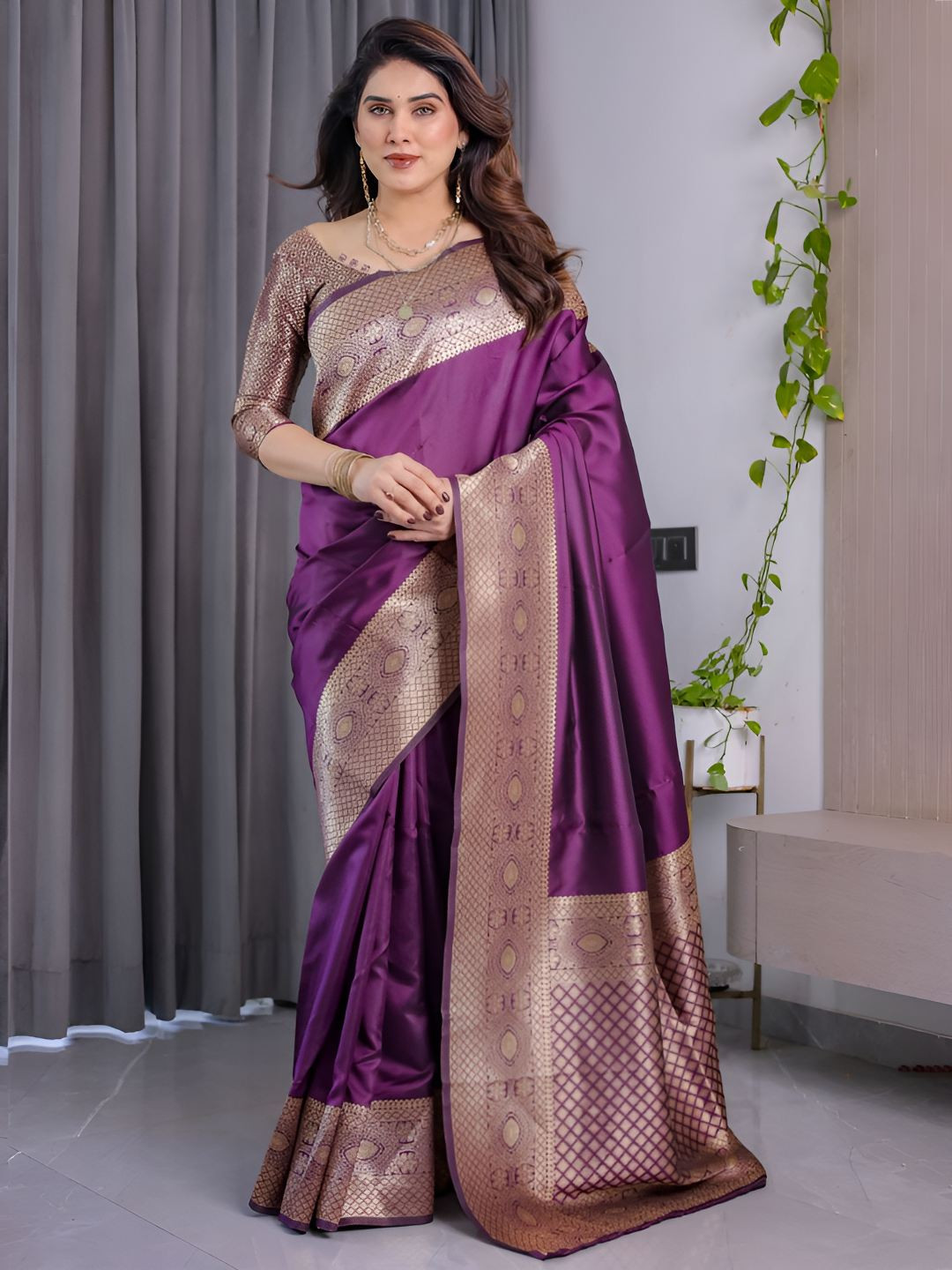 Shriyangan Solid Woven Design Zari Kanjeevaram Saree