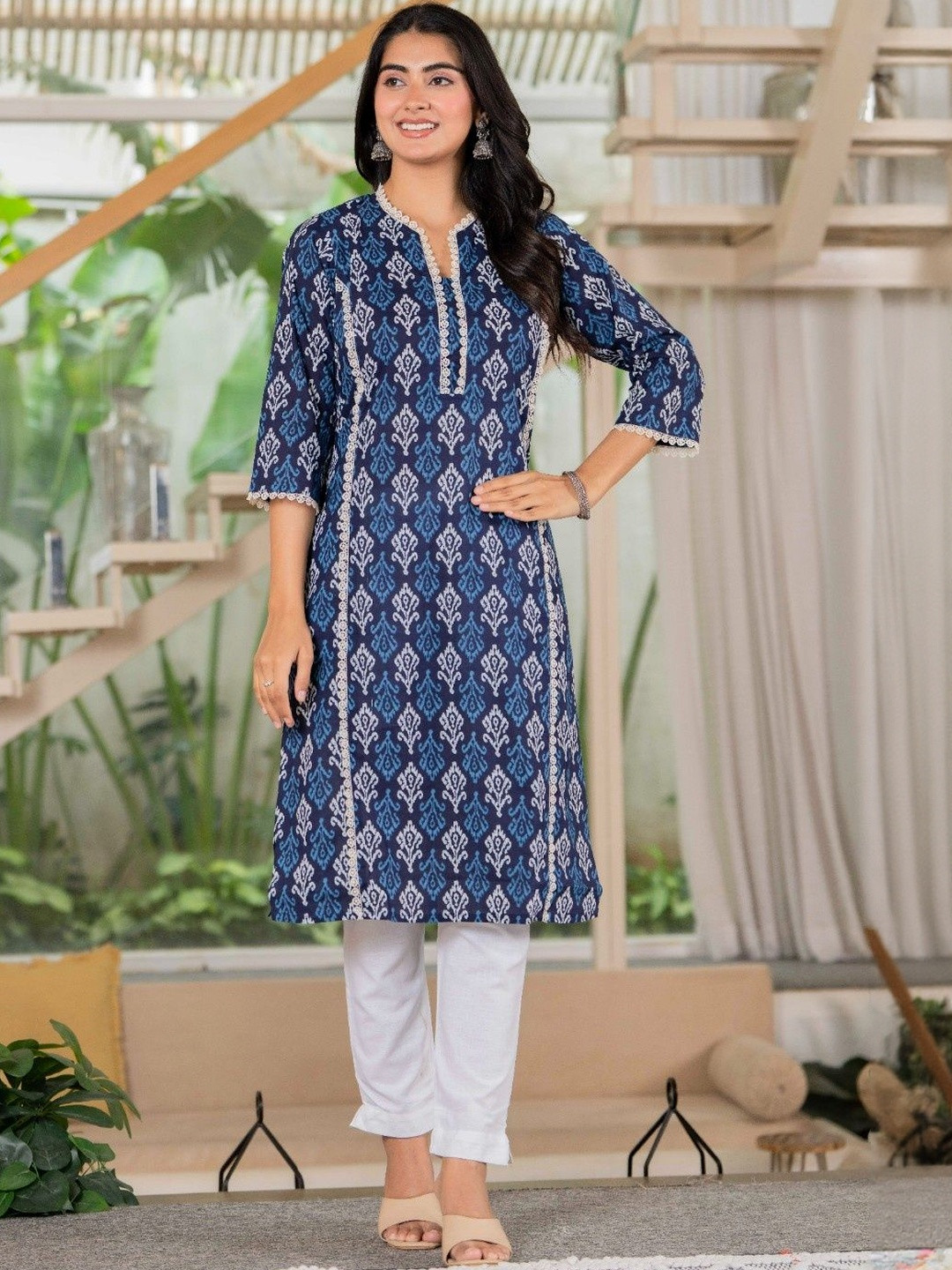 FASHION CLOUD Women Printed V-Neck Thread Work Pure Cotton Kurti
