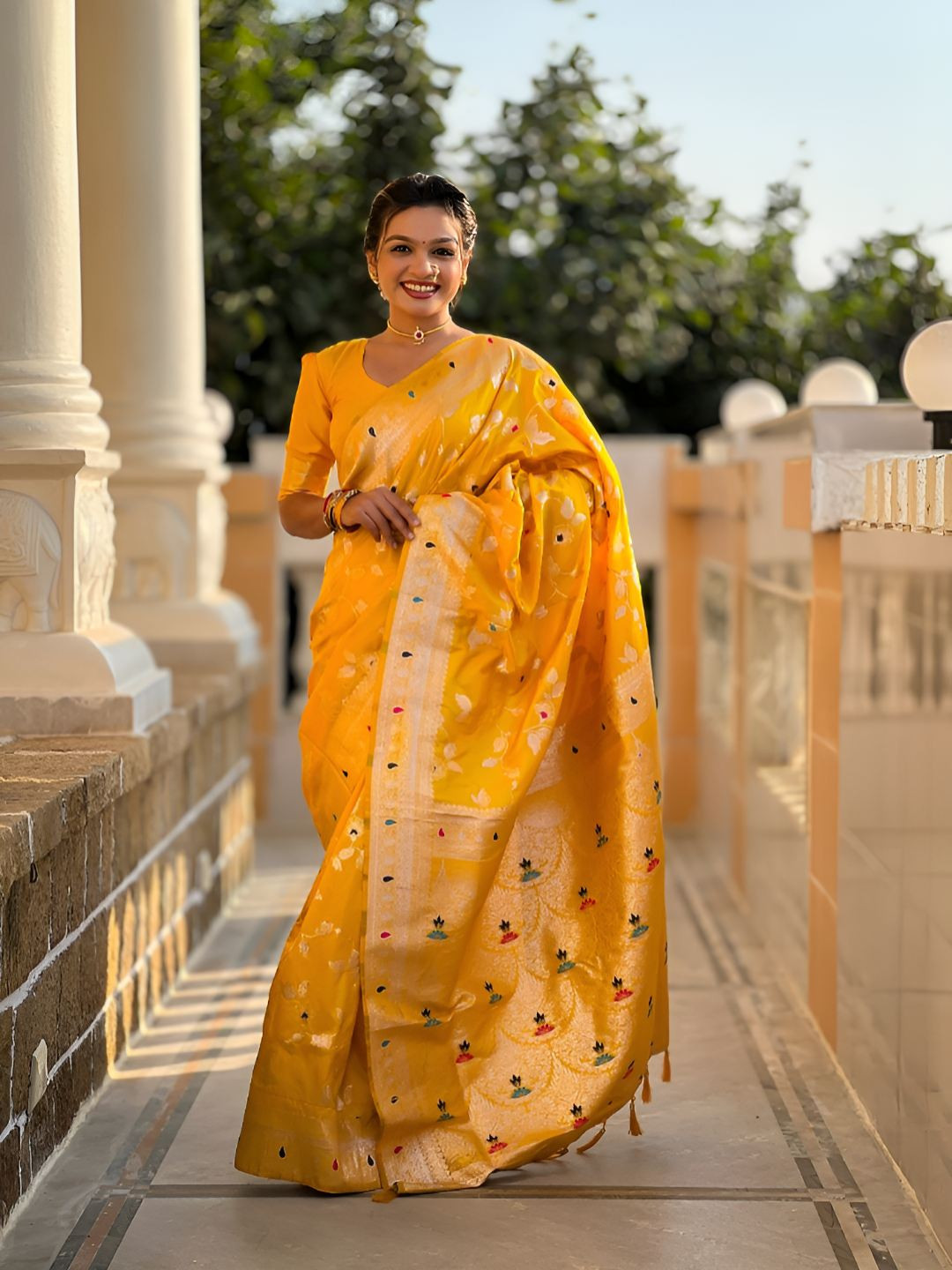 Shriyangan Women Woven Design Zari Saree Art Silk Kanjeevaram Sarees