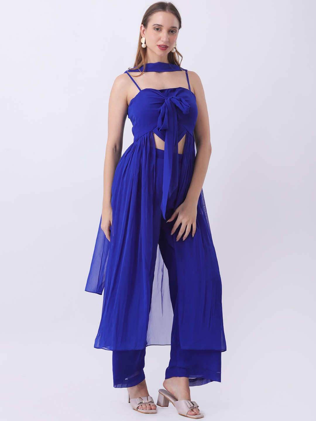 Fashion Gaiia Square Neck Tie Front Top With Trousers