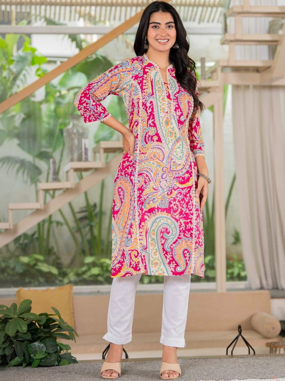 FASHION CLOUD Women Paisley Printed V-Neck Thread Work Pure Cotton Thread Work Kurti