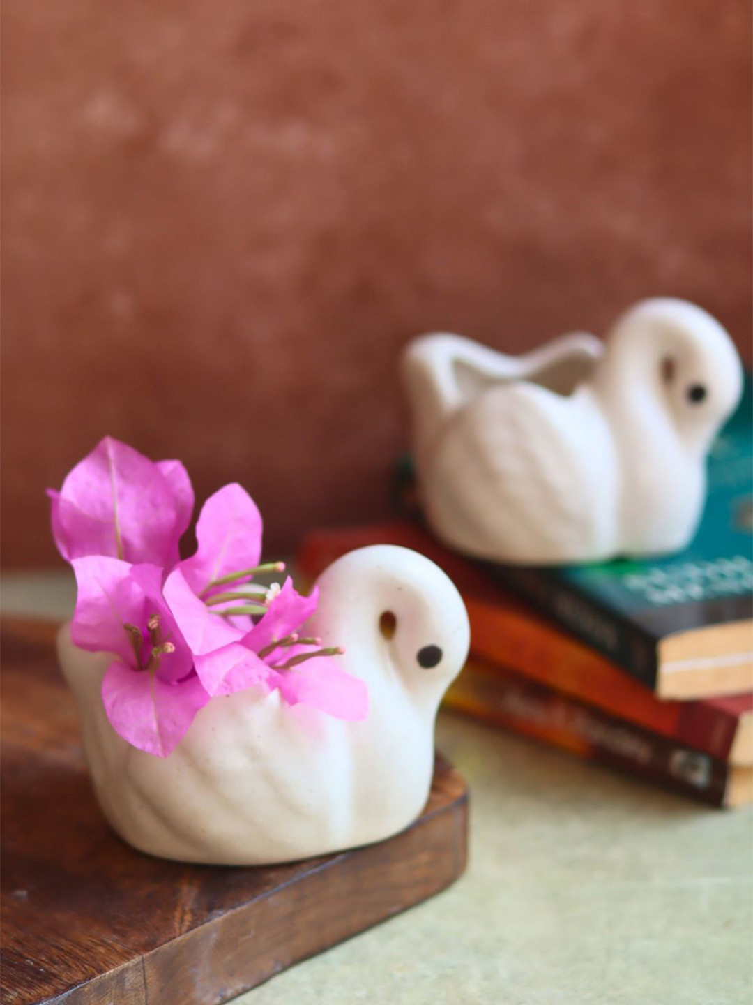 WEAVING HOMES White Ceramic Swan Planter