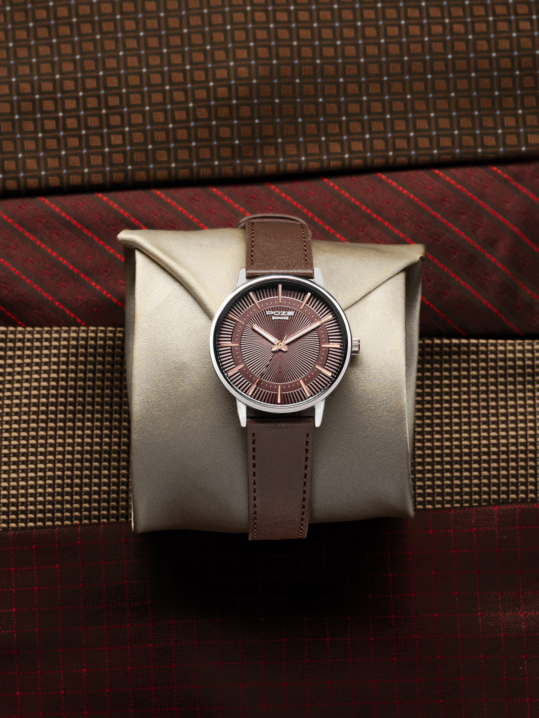 Sonata Poze Drop 6 Quartz Round Dial Men's Watch - SP70076SL01