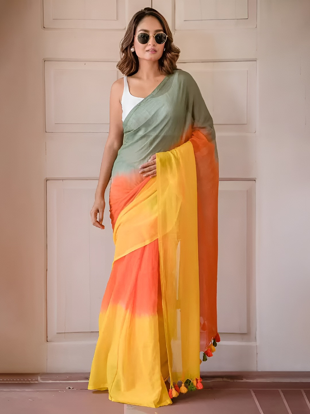 Pionex Women Colourblocked Saree With Blouse Piece