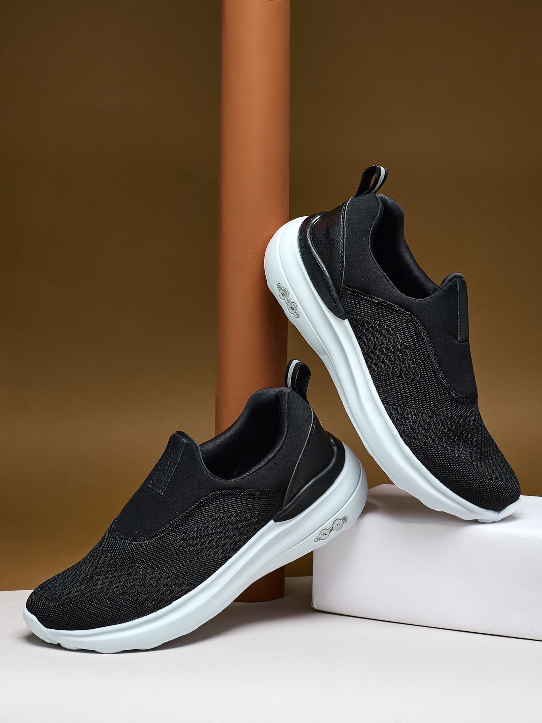 Campus ALTER Men Mesh Walking Non-Marking Shoes