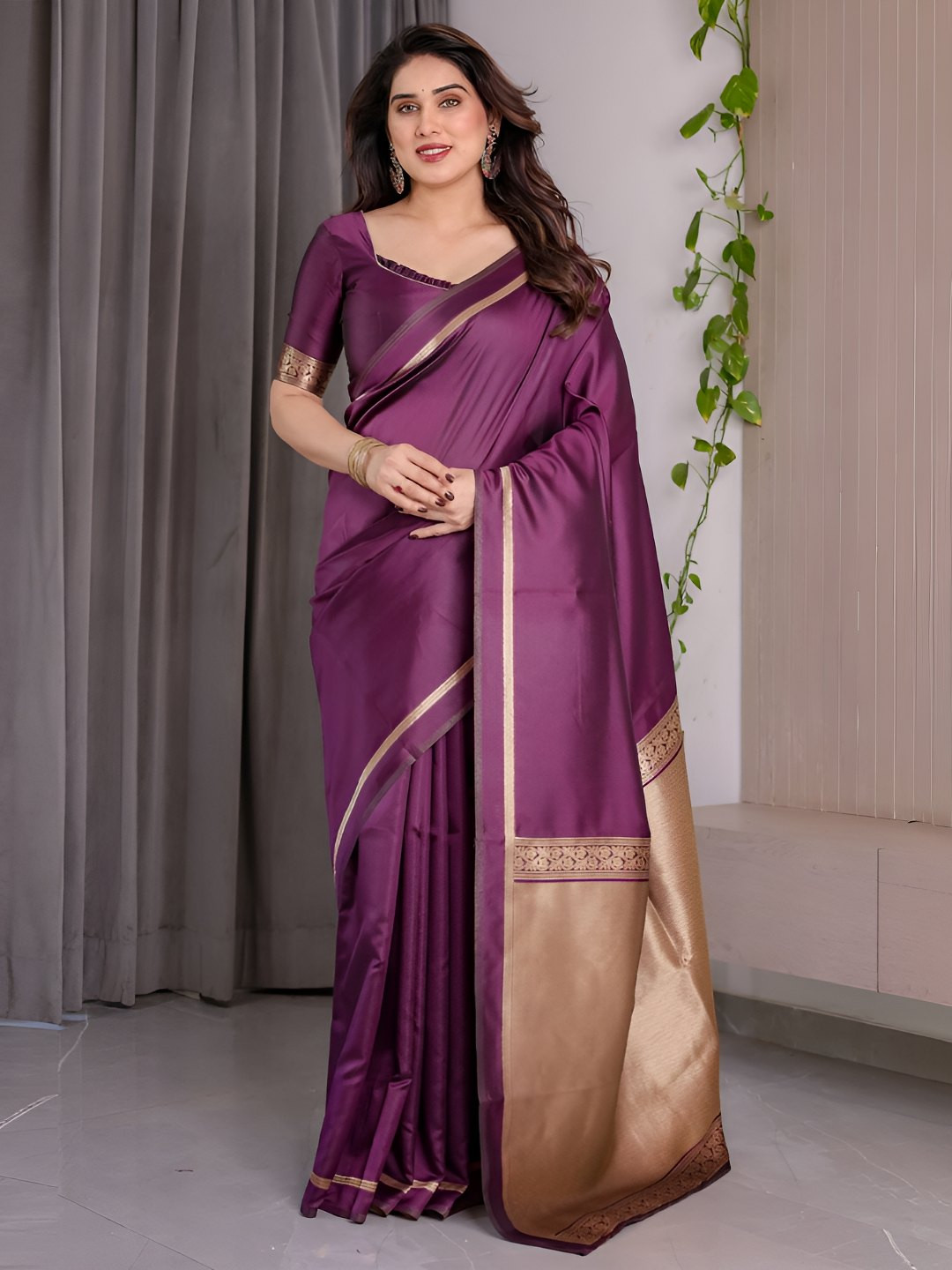 Shriyangan Silid Woven Design Zari Kanjeevaram Saree