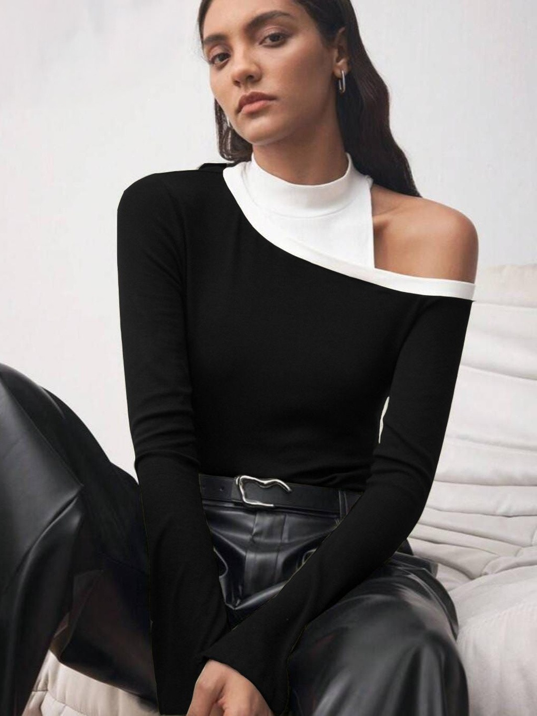 Pookiie Women Black Colourblocked High Neck Top