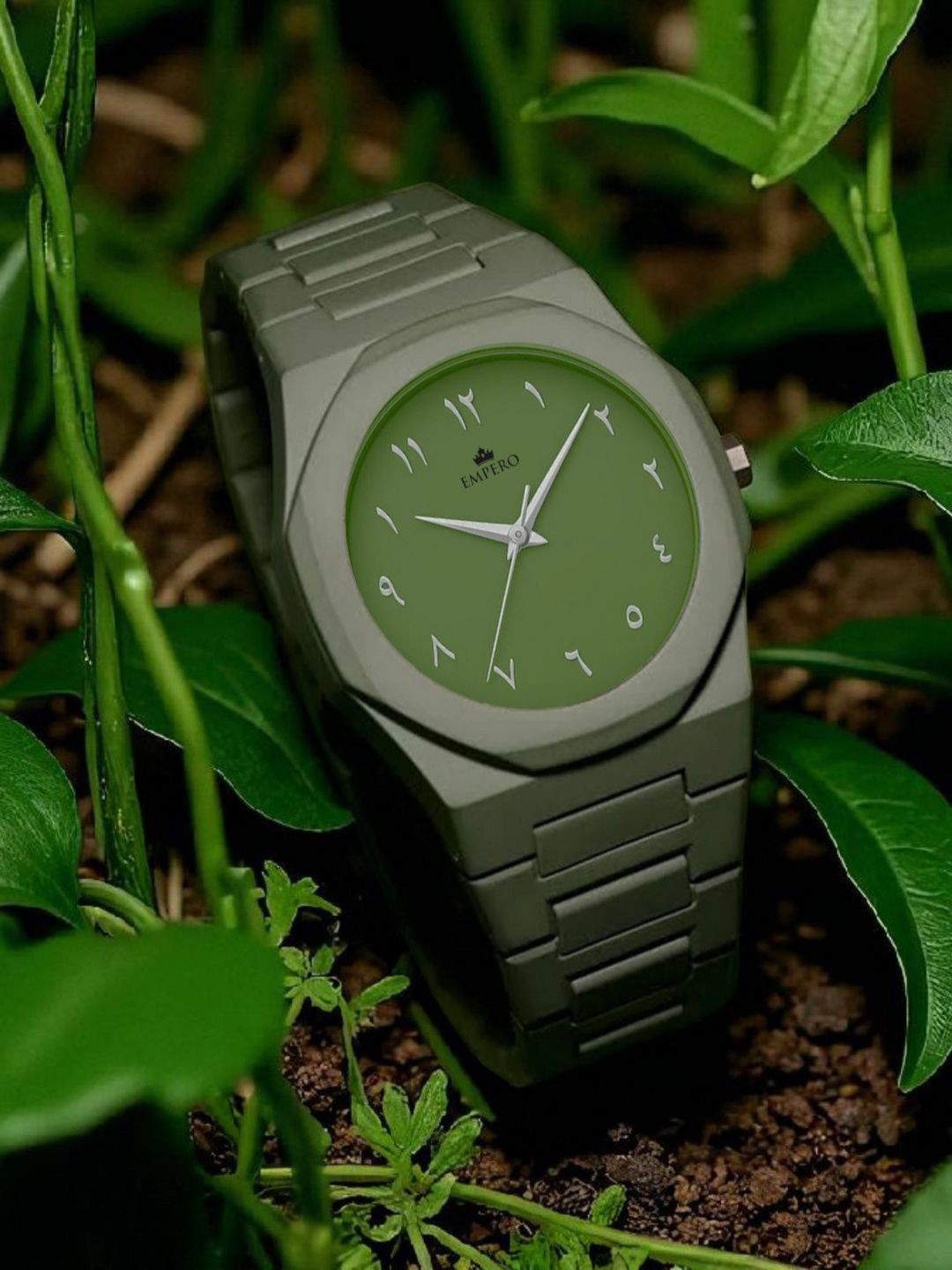 EMPERO Arabic Numeral Unisex Brass Bracelet Style Straps Analogue Watch DM01 Full Green