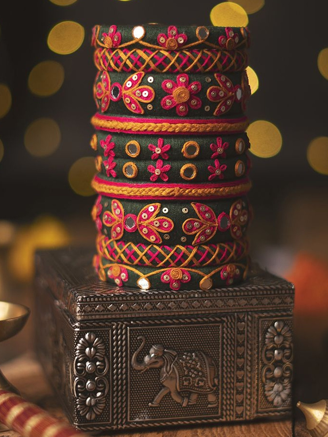 Taasha Craft Set 10 Textured Mirror Work Beaded Thread Bangles