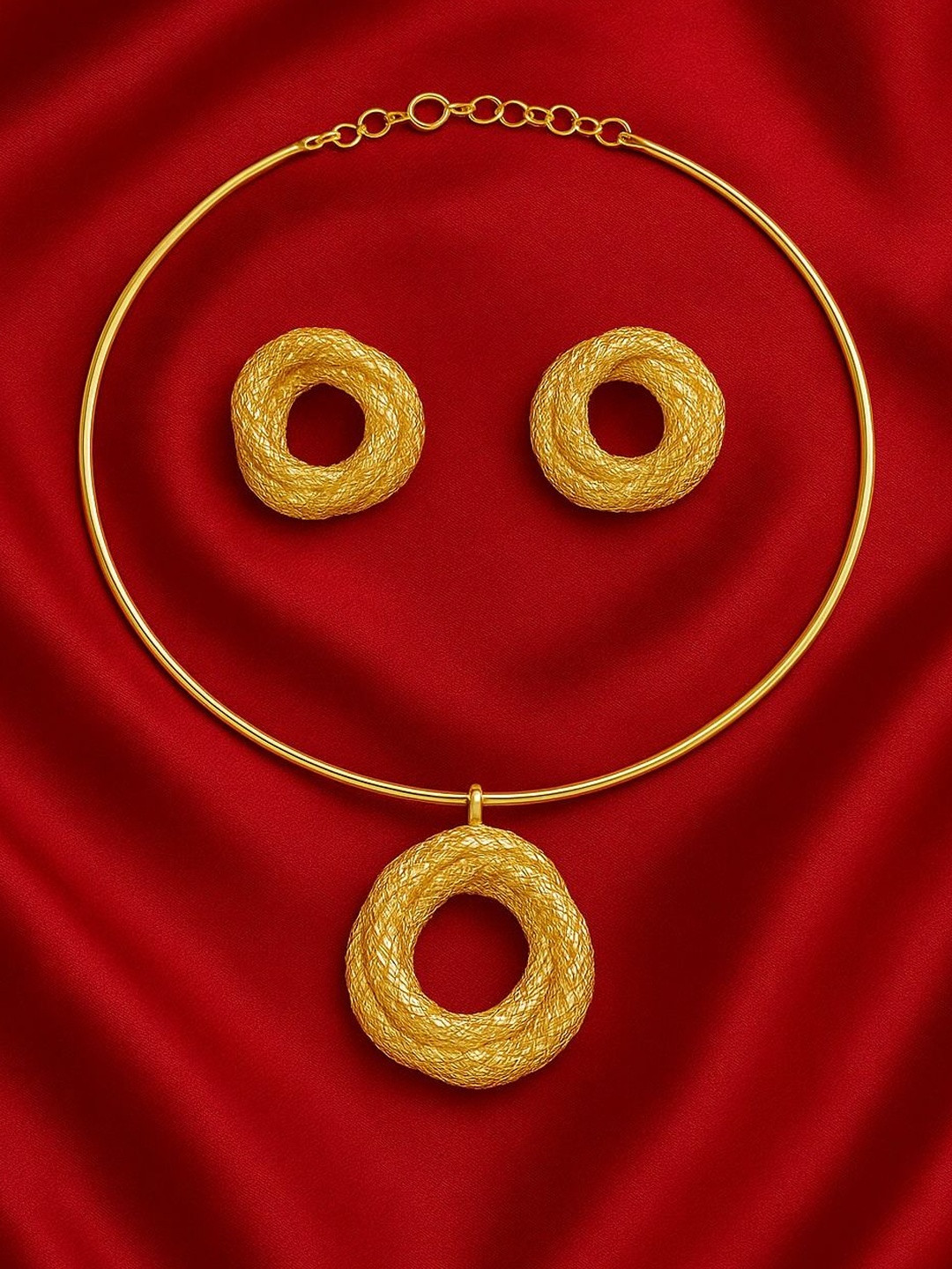 ISHTAARA Women Gold-Plated Alloy Set Of Necklace & Earrings