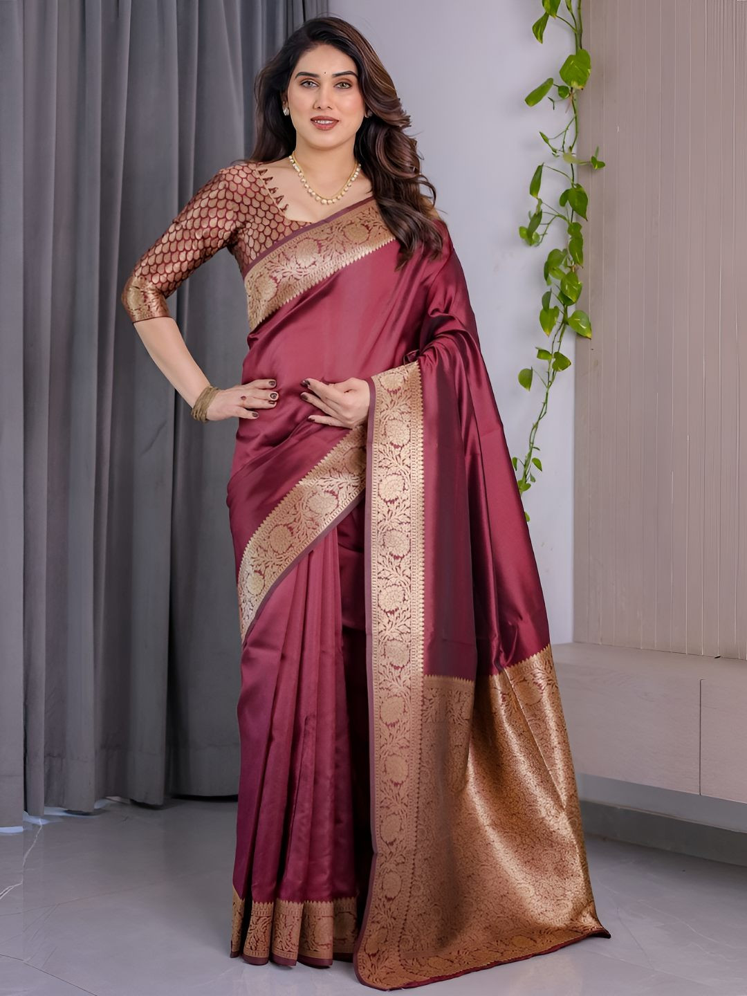 Shriyangan Solid Woven Design Zari Kanjeevaram Saree