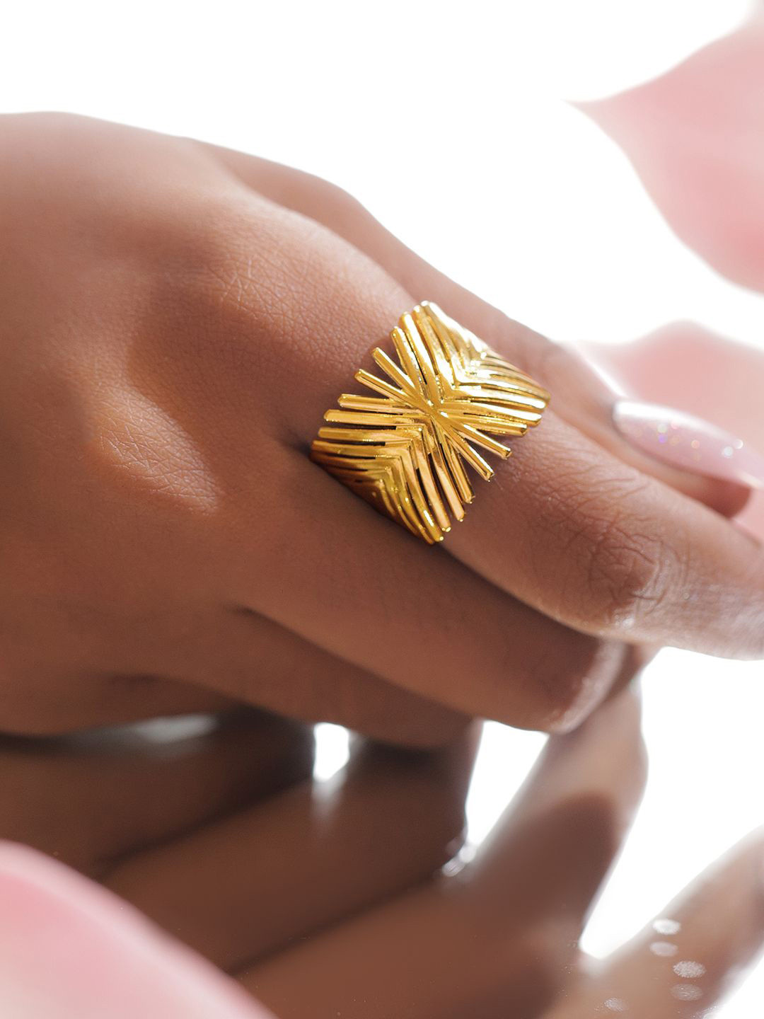 Rubans 18K Gold-Plated Stainless Steel Tarnish-Free Waterproof Leaf-Line Adjustable Ring