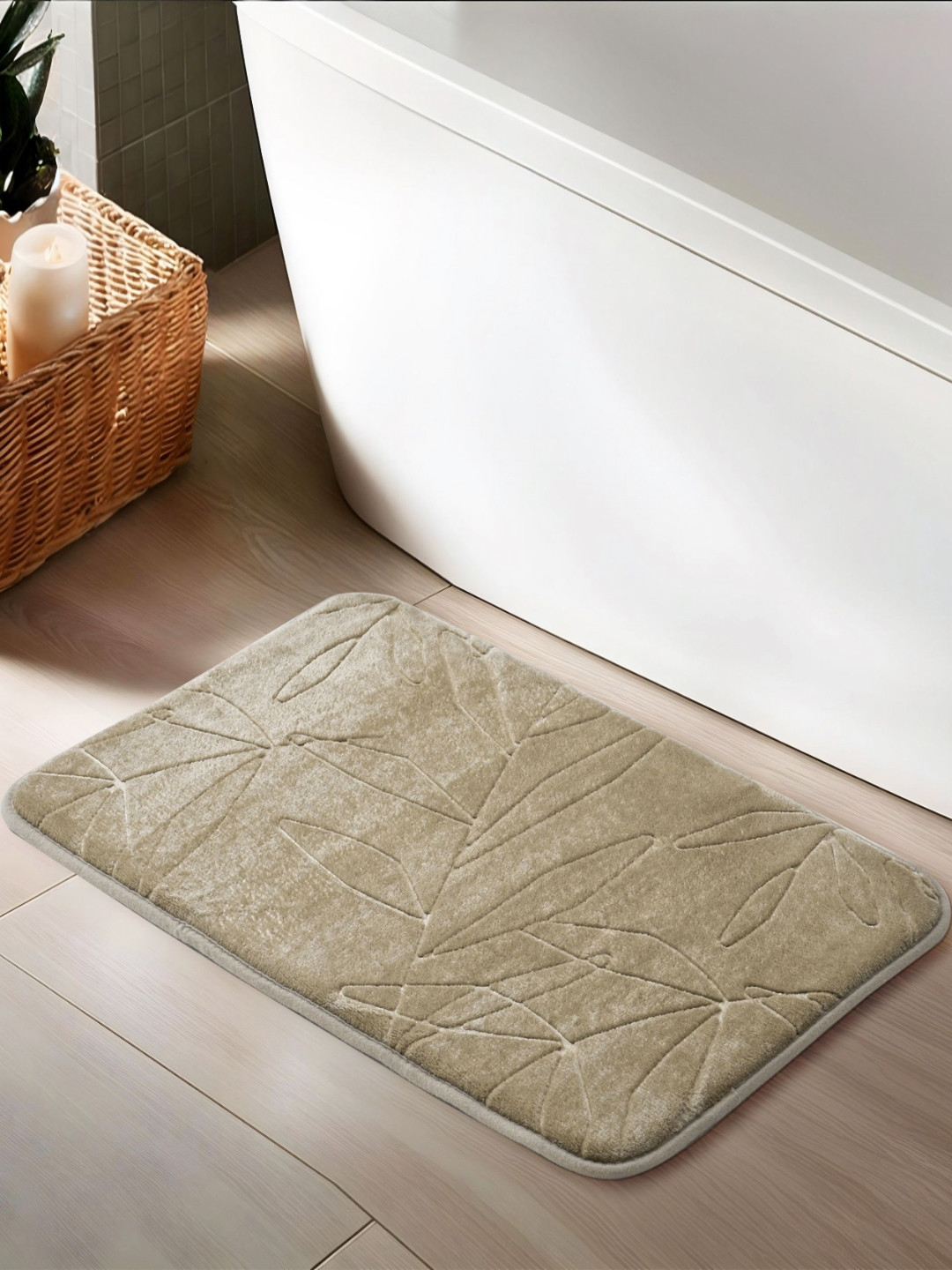 Home Centre Nova Green Botanica Leafy 110 GSM Anti-Slip Bathmat