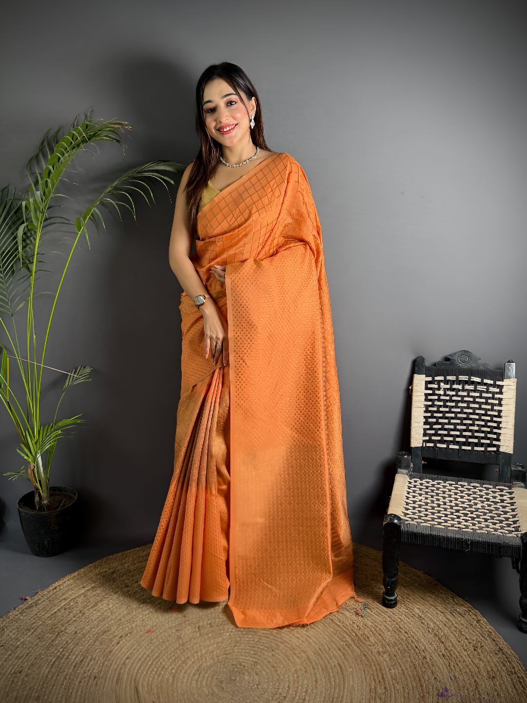 Munir Checkered Woven Design Zari Banarasi Saree