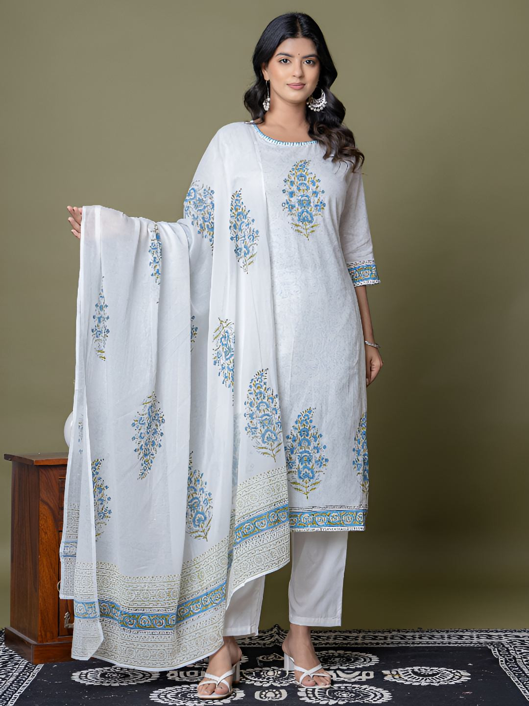 Ruaati Women Ethnic Motifs Printed Kurta with Trousers & Dupatta