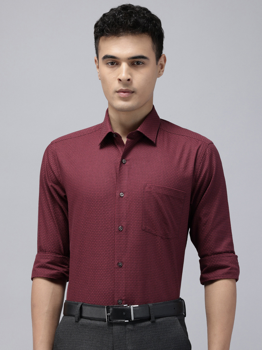Arrow Pure Cotton Self Design Geometric Manhattan Slim Fit Formal Shirt