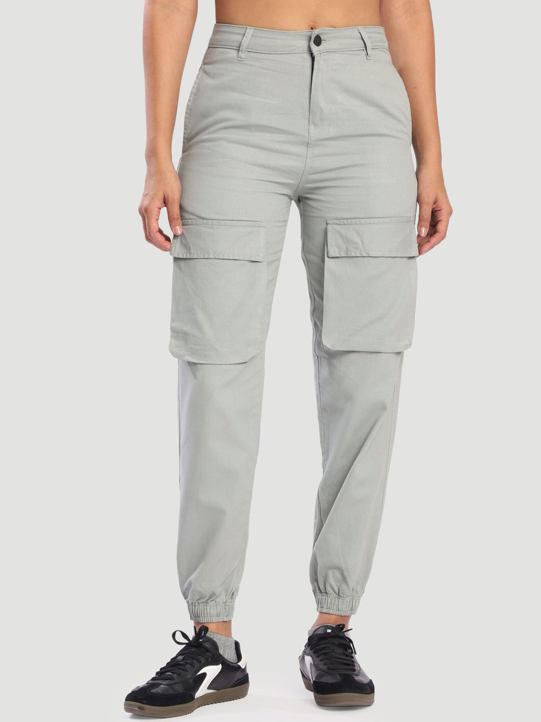 Bene Kleed Women High-Rise Regular Fit Zip Cargo Jogger With Front Pockets