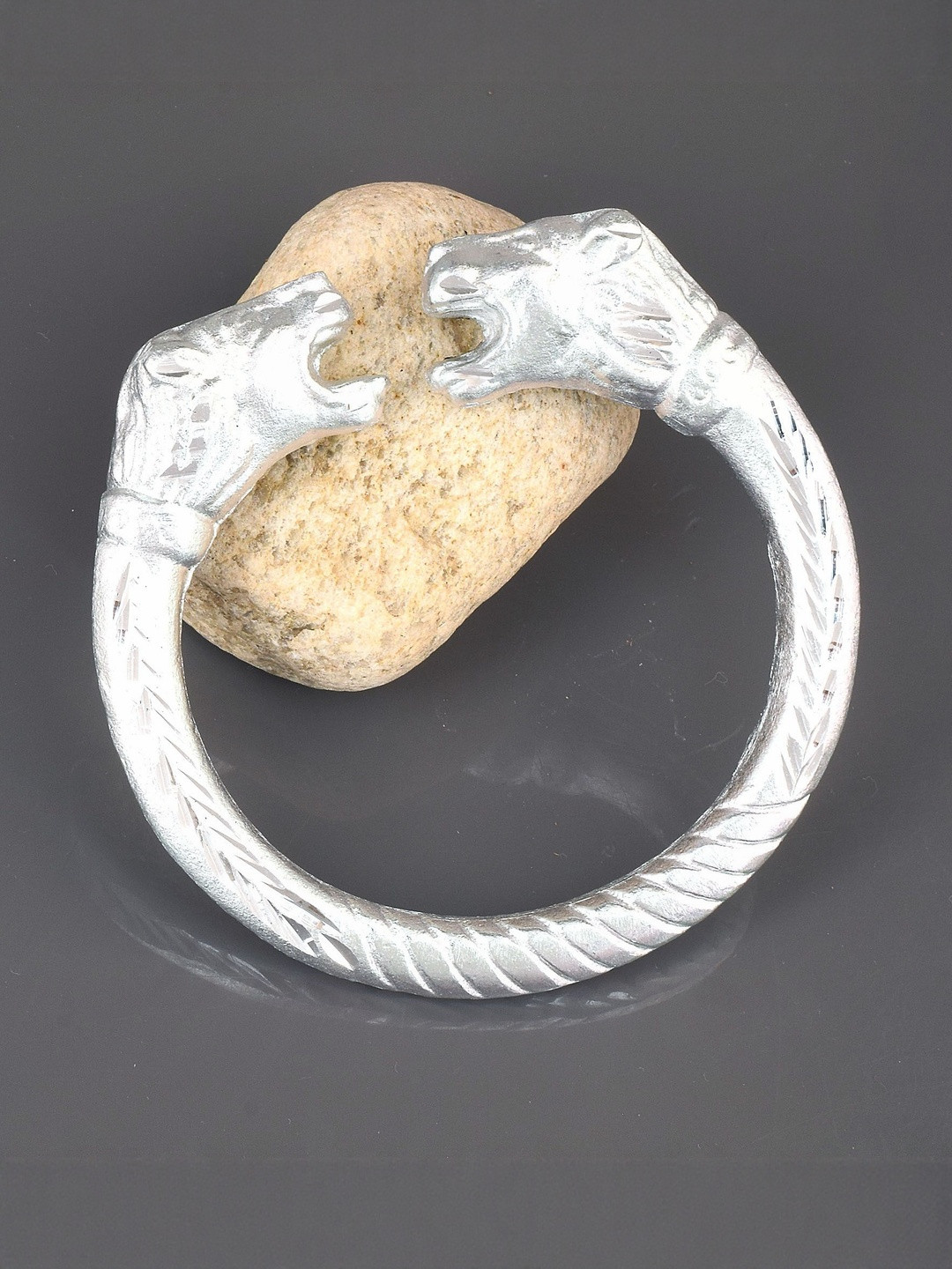 MEMOIR Men Silver Plated Stainless Steel Roaring Lion Head Design Kada