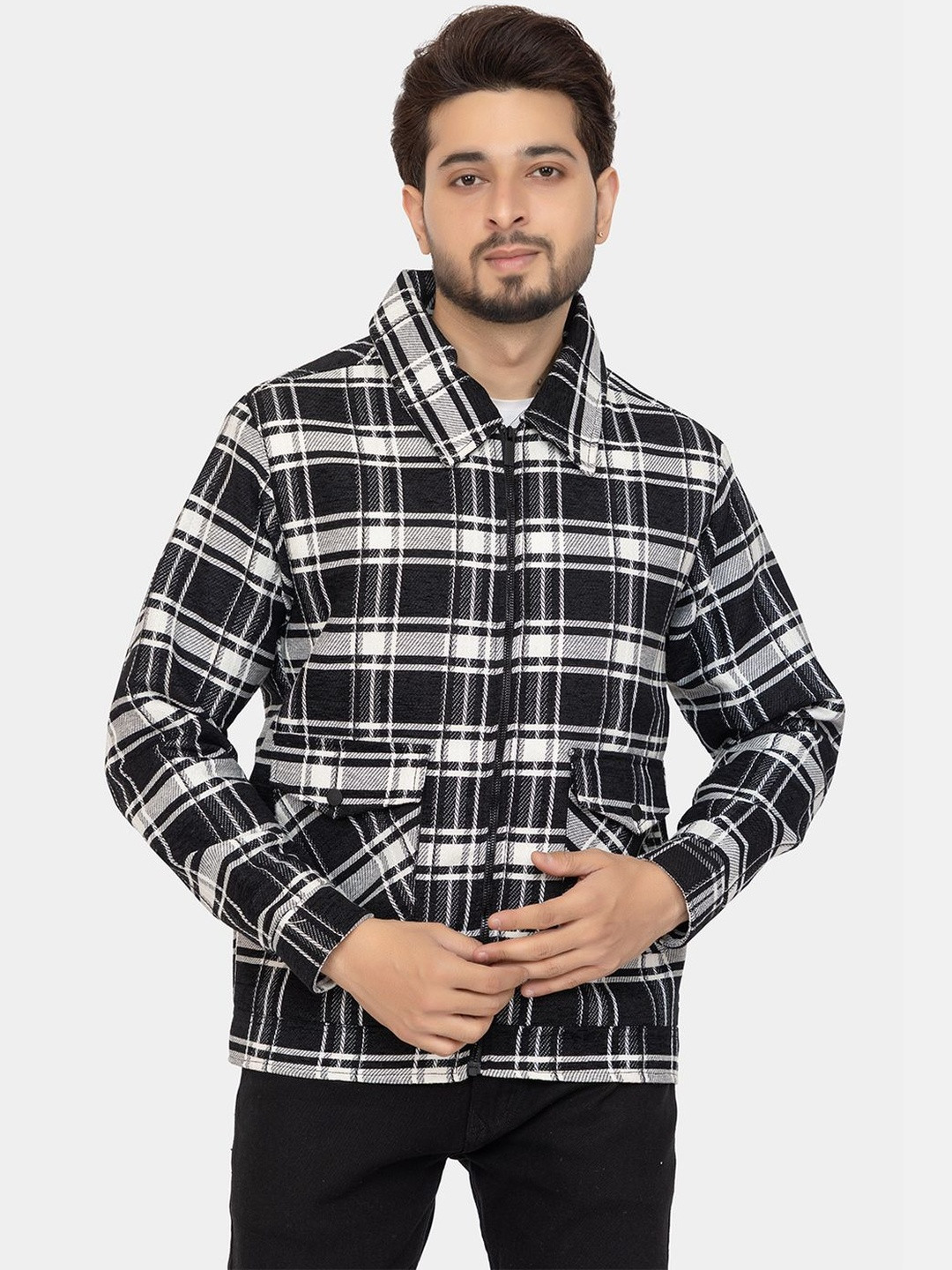 AVANGARD Smart Checked Spread Collar Casual Shirt