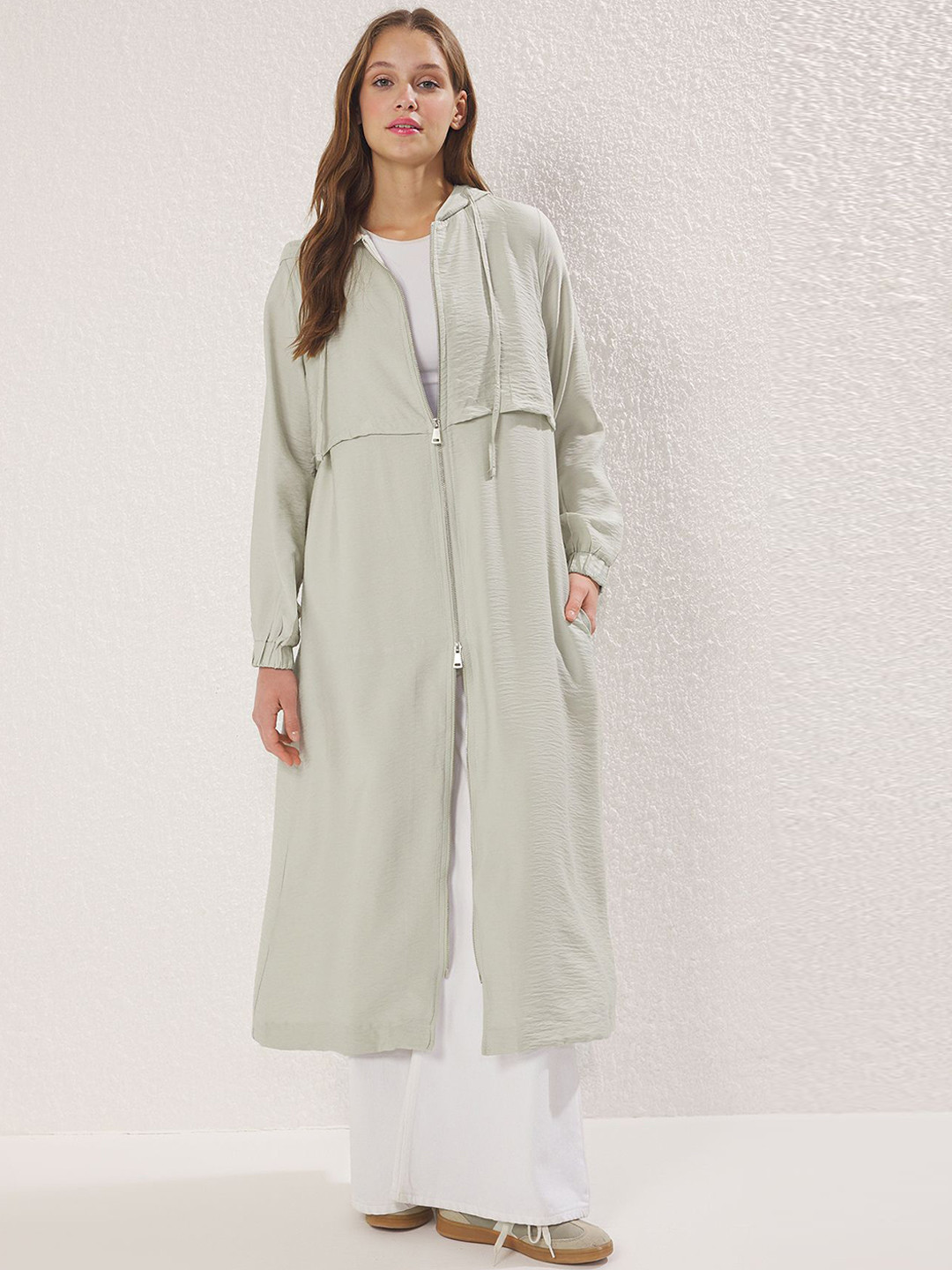 Trendyol Hooded Neck Overcoat