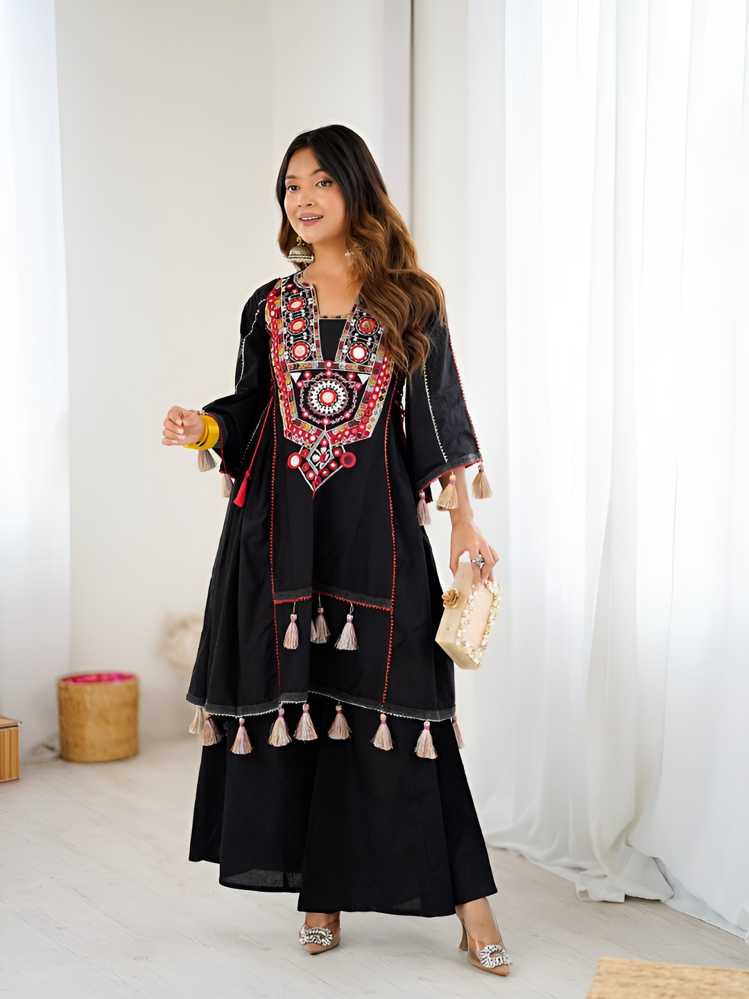 Mahathya Women Ethnic Motifs Embroidered Kurta with Palazzos